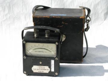 catalog photo of antique Weston electric bakelite ammeter w/leather case