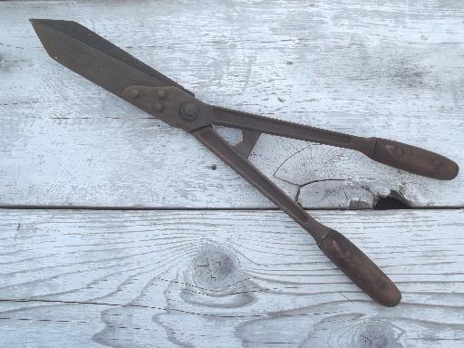 photo of antique Wiss garden shears, vintage  hand hedge clippers loppers #5
