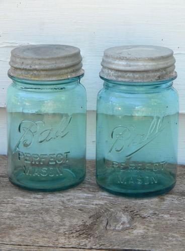 photo of antique aqua blue Ball Perfect Mason 1 pint fruit jars w/lids, lot of 4 #3