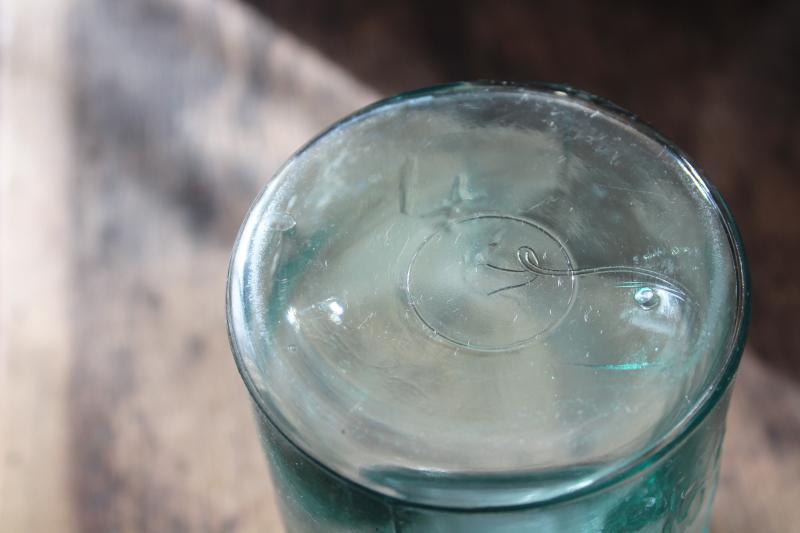 photo of antique aqua blue glass pint size jar Ball Mason with 3L script lettering #3