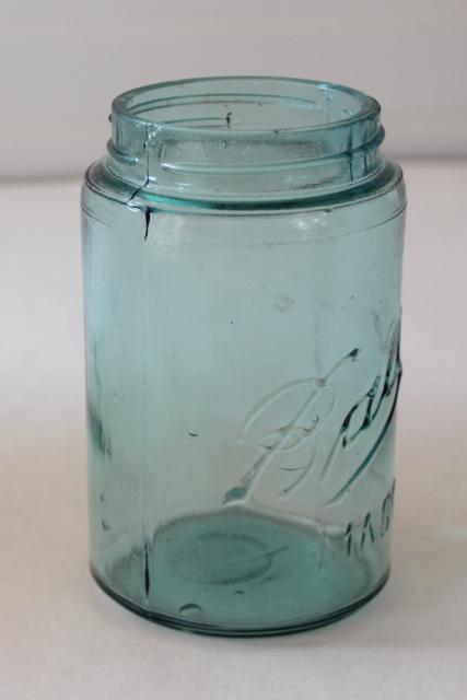 photo of antique aqua blue glass pint size jar Ball Mason with 3L script lettering #2