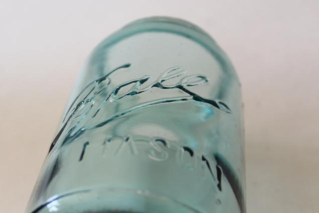 photo of antique aqua blue glass pint size jar Ball Mason with 3L script lettering #4