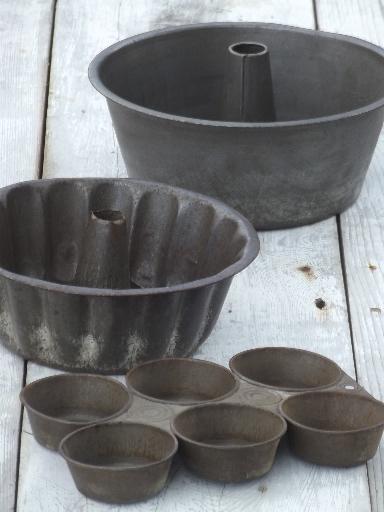 photo of antique baking tins, primitive old tinned steel cake molds & muffin pan #1