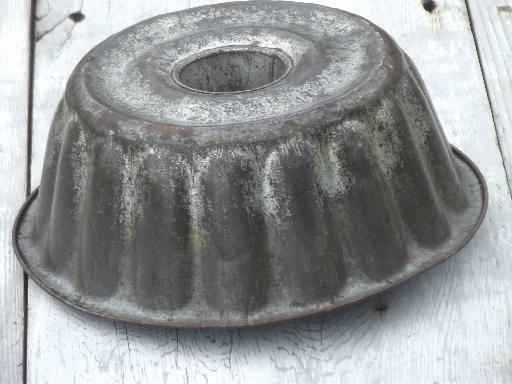 photo of antique baking tins, primitive old tinned steel cake molds & muffin pan #2