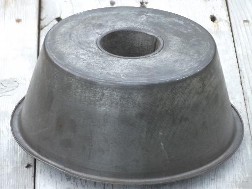 photo of antique baking tins, primitive old tinned steel cake molds & muffin pan #8