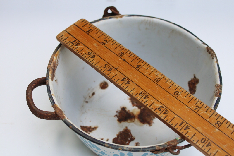 photo of antique blue & white splatterware enamel ware kettle pot w/ wire bail handle, primitive bucket  #3