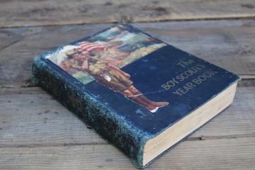 catalog photo of antique book The Boy Scout's Year Book 1916, vintage uniform cover art, scout knowledge & creed 