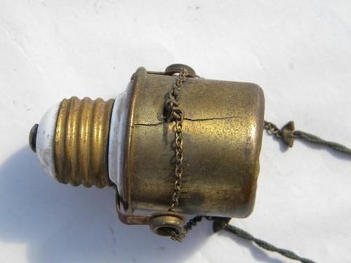 photo of antique brass early dimmer socket for early electric lighting, 1908 patent #3