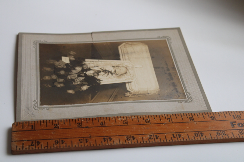 photo of antique cabinet card photo, baby in casket w/ flowers, vintage post mortem photo #4