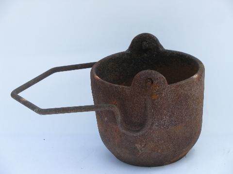 photo of antique cast iron cauldron pot, cute small size w/ handle to hang over rod #4