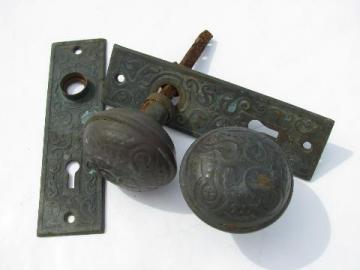 catalog photo of antique copper/bronze Arts&Crafts/Viking Revival door knob & escutcheon plates