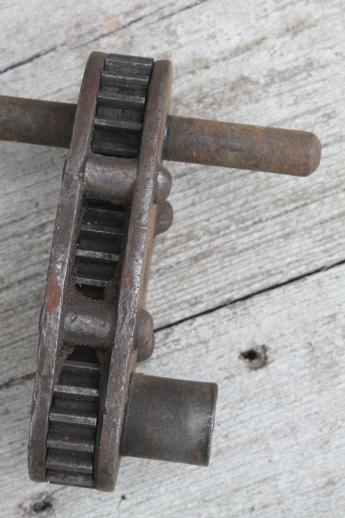 photo of antique crank wrench w/ gear drive offset,  early auto model T vintage lug wrench #5