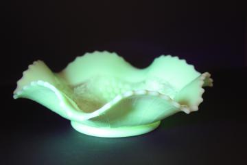catalog photo of antique custard glass bowl, glowing uranium glass Northwood grape and cable pattern early 1900s