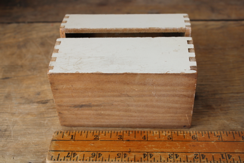 photo of antique fingerjointed wood box, recipe card file box w/ chippy old white paint  #4