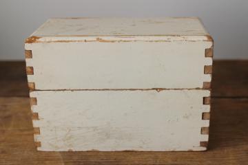 catalog photo of antique fingerjointed wood box, recipe card file box w/ chippy old white paint 