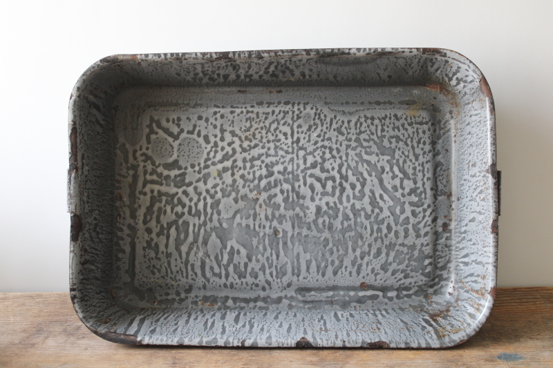 photo of antique gray enamelware baking or roasting pan, large rectangular tray old grey graniteware enamel #1