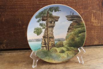 catalog photo of antique hand painted china plate, early 1900s souvenir of Wisconsin Dells, Standing Rock