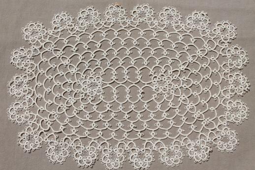 photo of antique handmade tatted lace doilies, vintage table mat & lace trimmed linen centerpiece #5