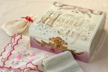 catalog photo of antique hanky box, Victorian vintage dresser box marked Handkerchiefs 