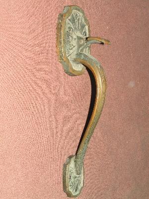 photo of antique hardware Arts and Crafts brass thumb latch #2