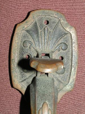 photo of antique hardware Arts and Crafts brass thumb latch #3