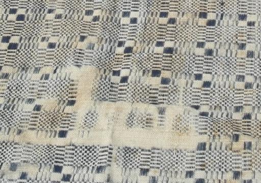 photo of antique homespun coverlet fabric, hand woven indigo blue cloth table runner #9