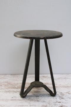 catalog photo of antique iron milking stool, primitive vintage paint all metal tiny round table riser pedestal 
