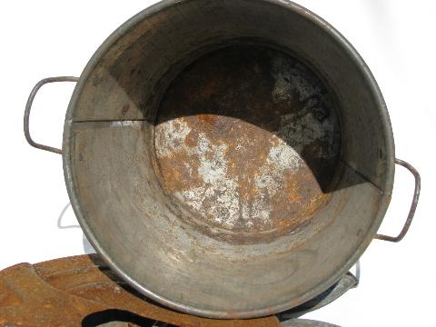 photo of antique kitchen bread maker, Universal #4, 1904 gold medal St. Louis Exposition #5