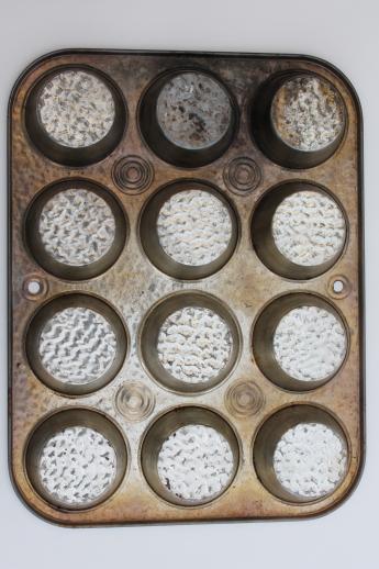 photo of antique muffin tins, primitive vintage baking pans, cupcake or cornbread pans #4