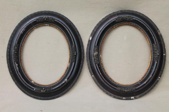 photo of antique oval wood picture frames, portrait frame pair w/ 1860s vintage paper label #1