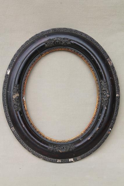 photo of antique oval wood picture frames, portrait frame pair w/ 1860s vintage paper label #5