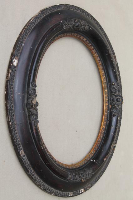 photo of antique oval wood picture frames, portrait frame pair w/ 1860s vintage paper label #6