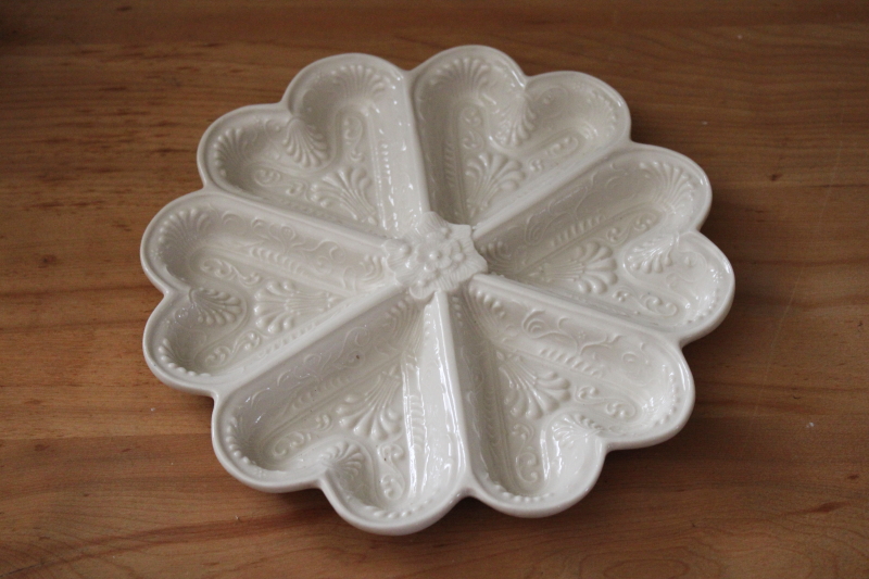 photo of antique reproduction shortbread mold circle of hearts English creamware made for Metropolitan Museum of Art #1