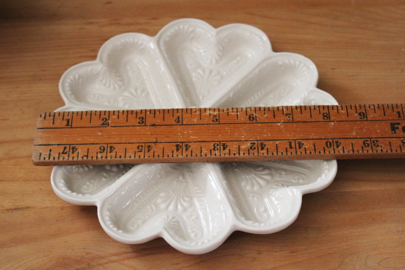 photo of antique reproduction shortbread mold circle of hearts English creamware made for Metropolitan Museum of Art #4