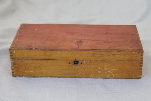 photo of antique sewing thread case, advertising display box for Turkey Red embroidery cotton #3