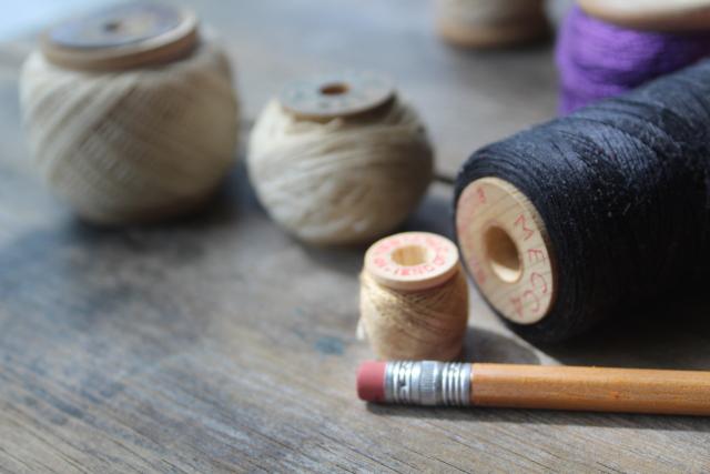 photo of antique spools of sewing thread & wood spools w/ old cotton string, primitive style #7