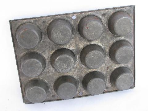 photo of antique tinned baking mold, early 1900s vintage 12 cup cupcake pan, primitive kitchen #3