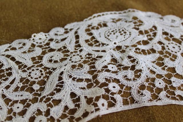 photo of antique venise lace collar, round bertha collar vintage Victorian Edwardian era #2