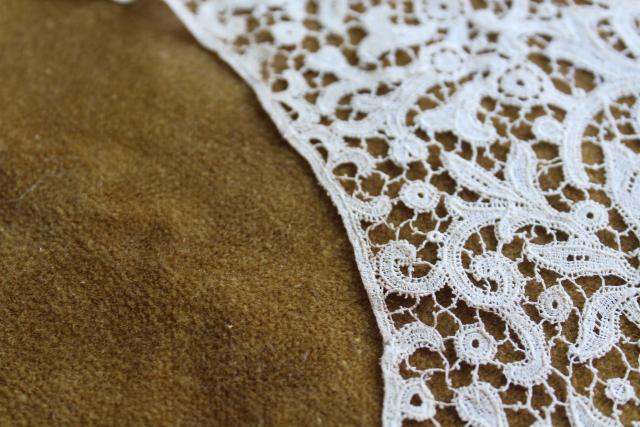 photo of antique venise lace collar, round bertha collar vintage Victorian Edwardian era #11