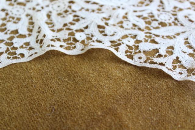 photo of antique venise lace collar, round bertha collar vintage Victorian Edwardian era #12