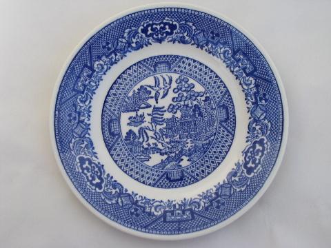 photo of antique & vintage Blue Willow china, lot of 18 bread & butter or dessert plates #2