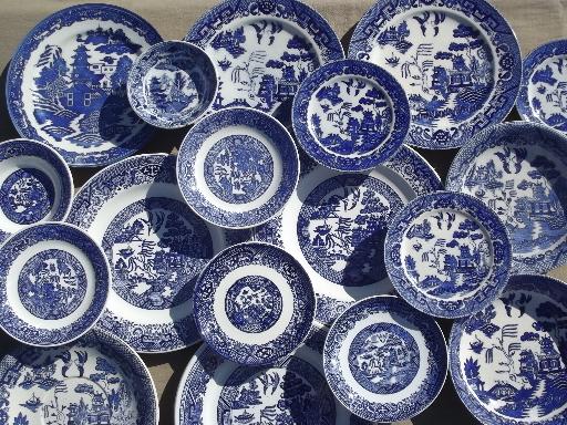 photo of antique vintage blue willow china, shabby old blue & white plates & bowls #1