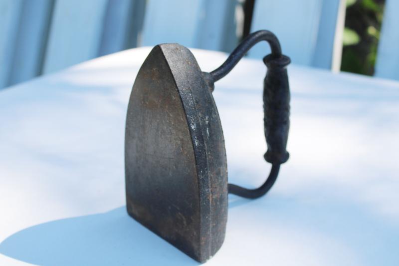 photo of antique vintage clothes iron, #5 cast iron flat sadiron w/ handle #1