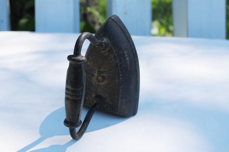 photo of antique vintage clothes iron, #5 cast iron flat sadiron w/ handle #3