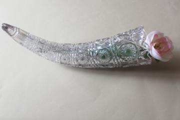 catalog photo of antique vintage daisy or hobstar pattern glass horn vase, hanging cornucopia