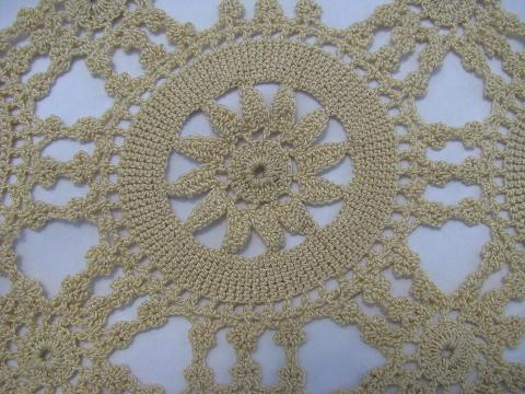 photo of antique vintage handmade lace table runner, wheel pattern crochet in ecru cotton #3