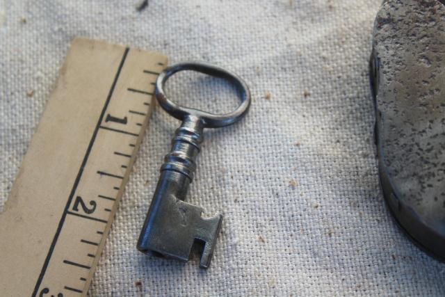 photo of antique vintage iron & brass padlock w/ skeleton key, Mallory Wheeler MW stamp railroad lock #6