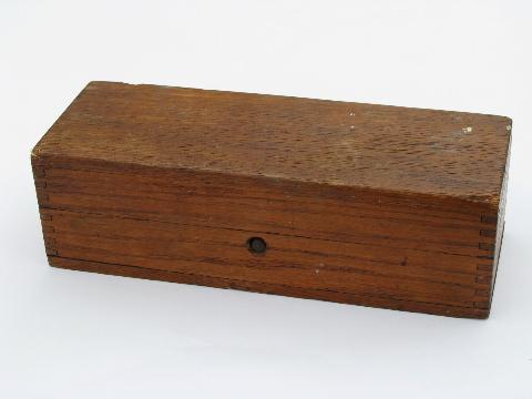 photo of antique vintage oak finger jointed/dovetailed wood box or case with latch #1