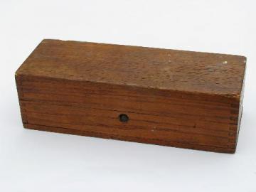 catalog photo of antique vintage oak finger jointed/dovetailed wood box or case with latch
