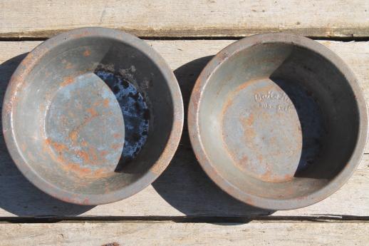 photo of antique & vintage pie tins, pans from Mrs. Wagner's pies, Bjelde's Madison Wisconsin #10